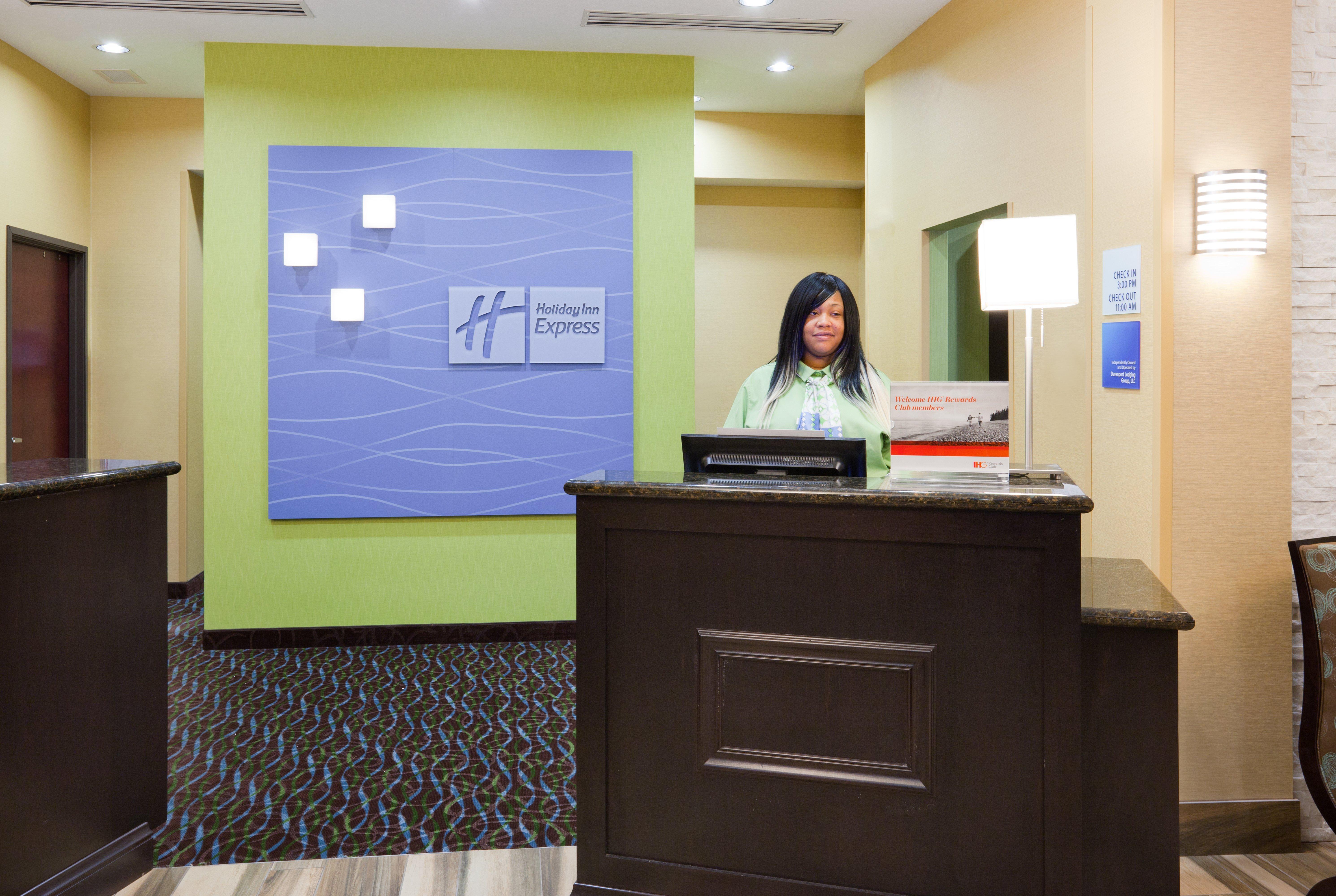 Holiday Inn Express & Suites Davenport, An Ihg Hotel Extérieur photo