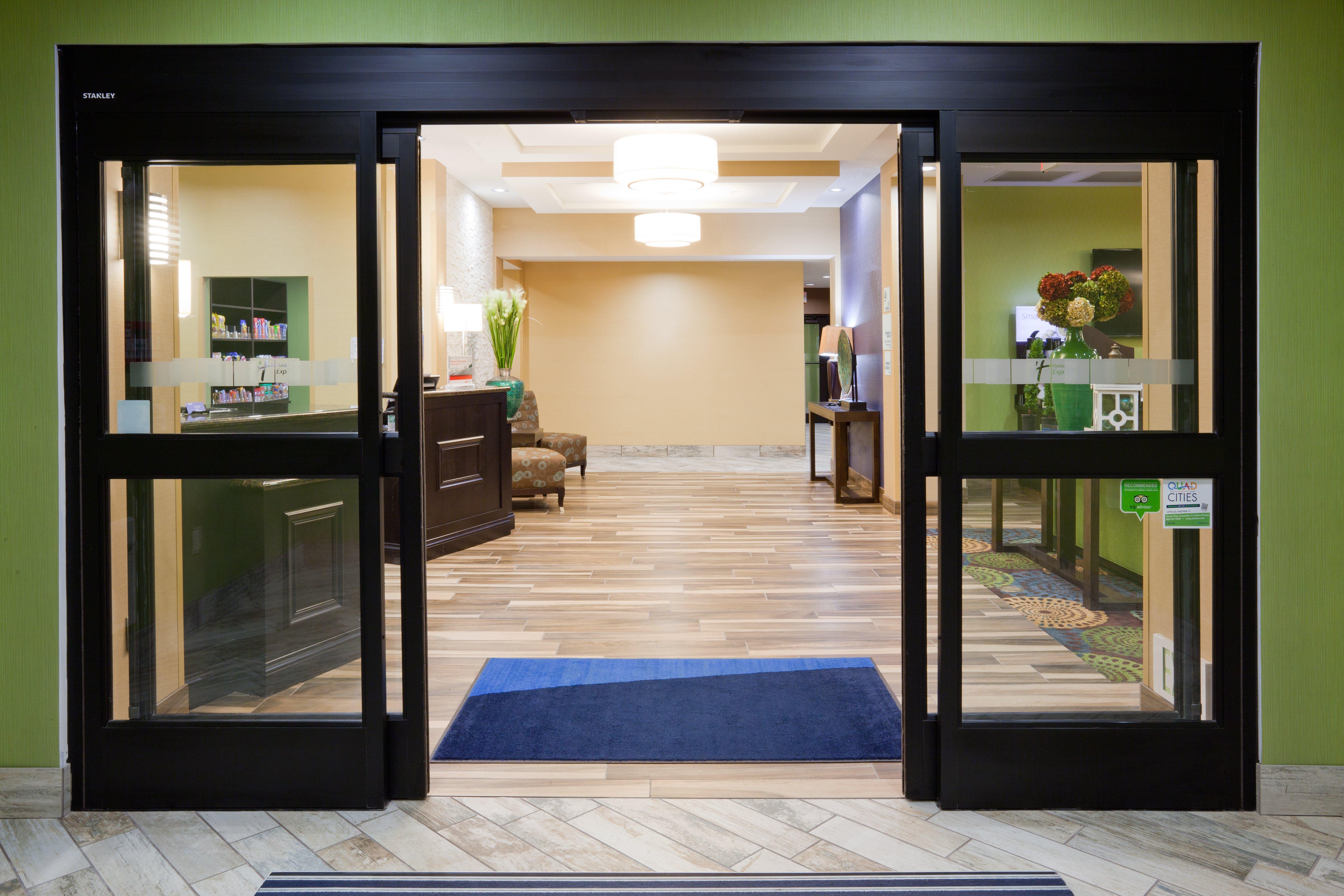 Holiday Inn Express & Suites Davenport, An Ihg Hotel Extérieur photo