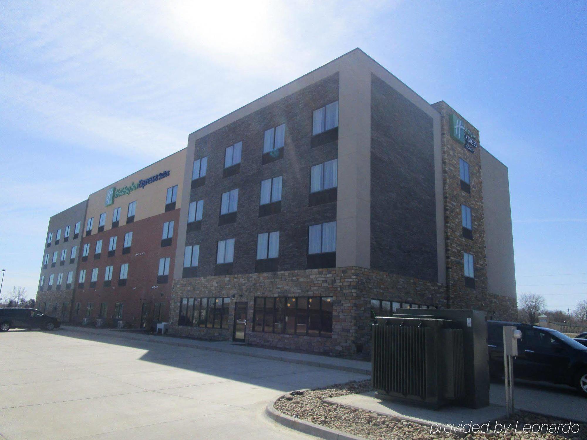 Holiday Inn Express & Suites Davenport, An Ihg Hotel Extérieur photo