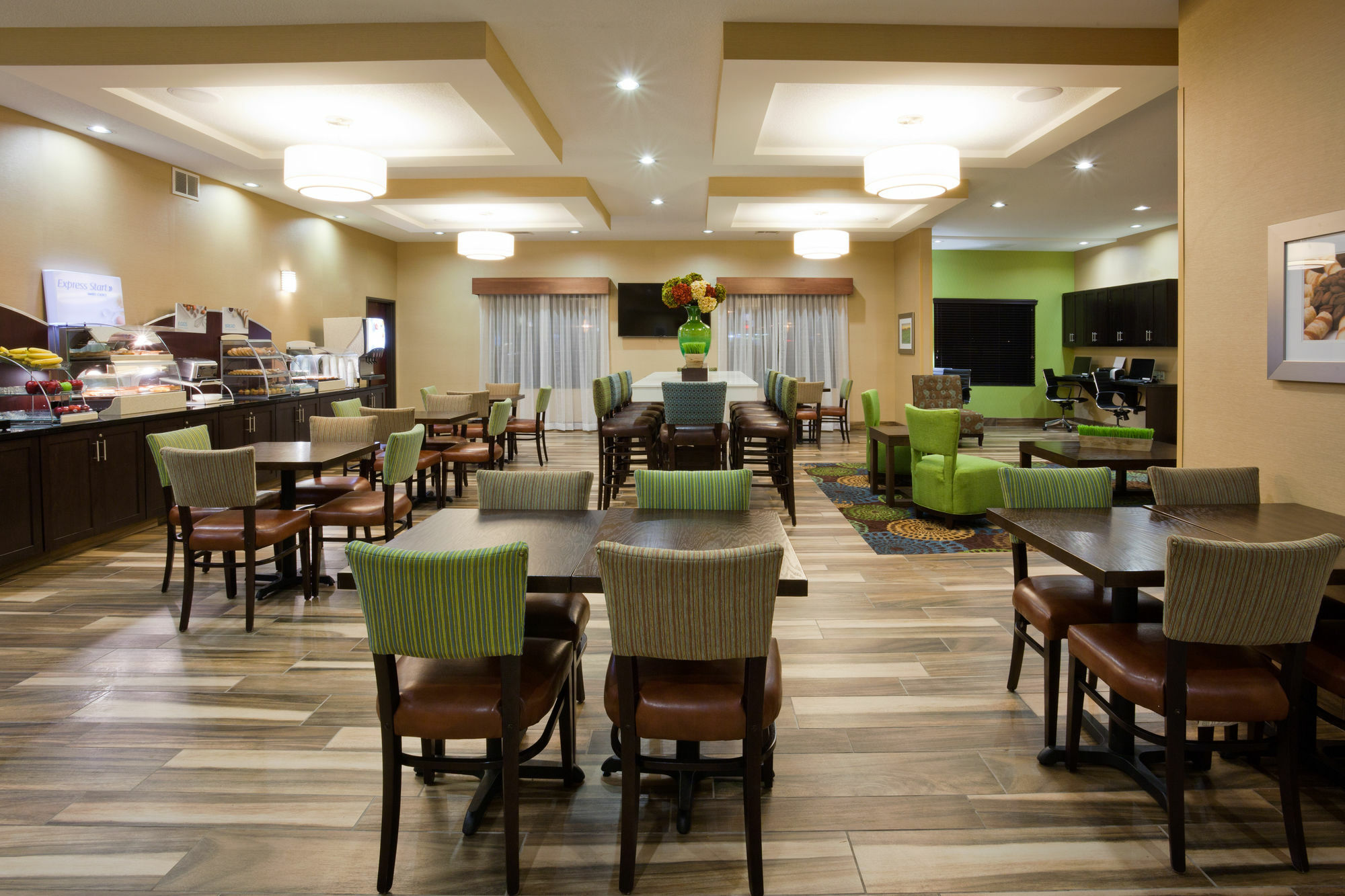 Holiday Inn Express & Suites Davenport, An Ihg Hotel Extérieur photo